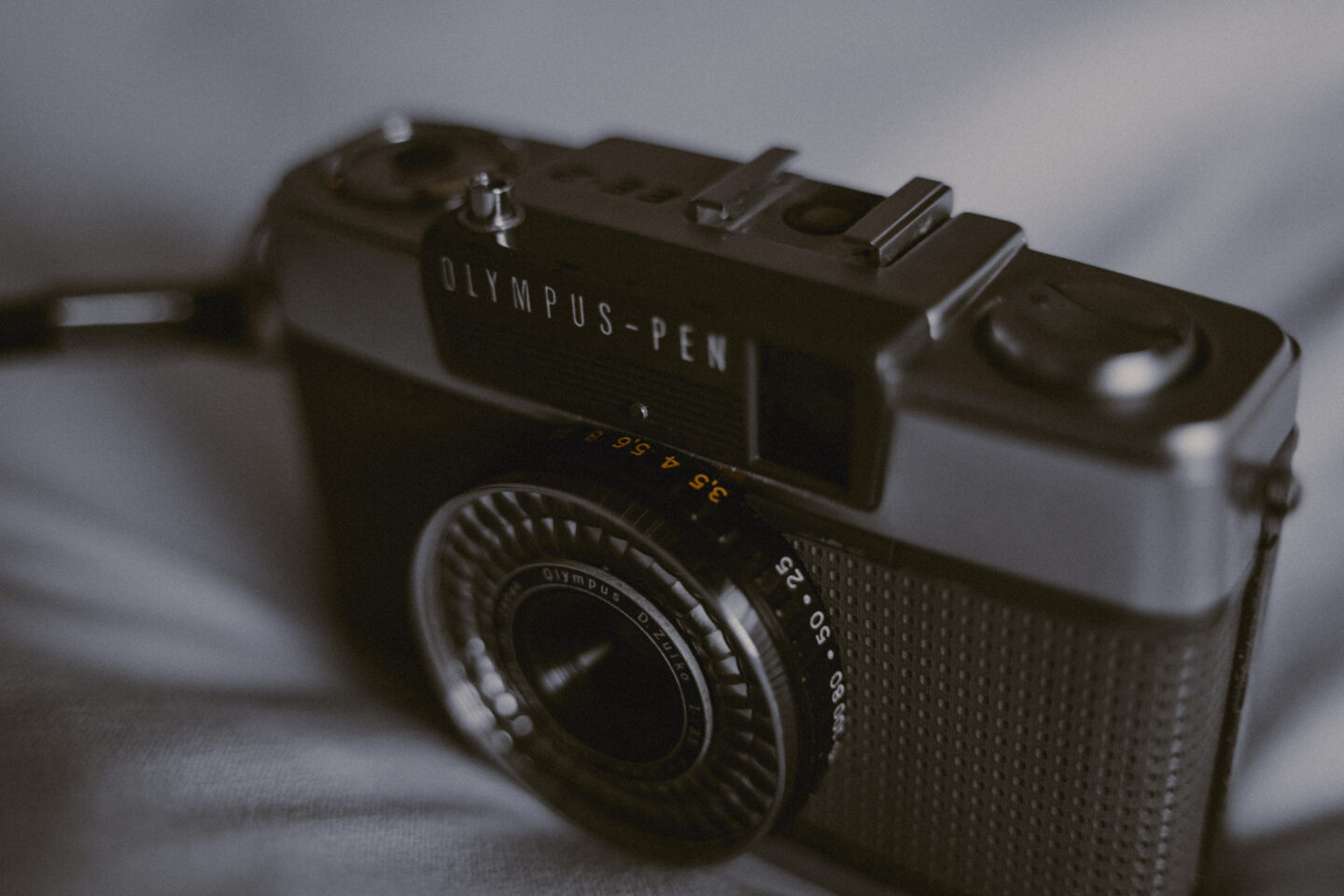 常に持ち歩きたくなるOLYMPUS PEN EE-2の魅力 | ShaSha