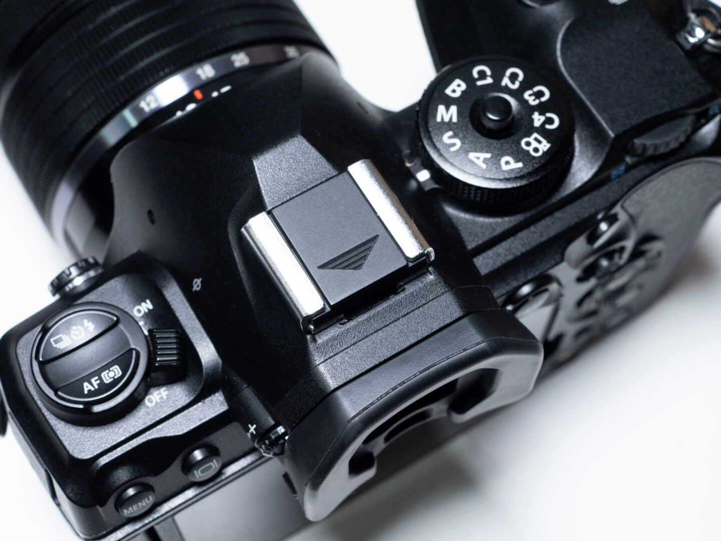 最強の防塵防滴カメラOM SYSTEMのミラーレス一眼「OMシリーズ」で夏を