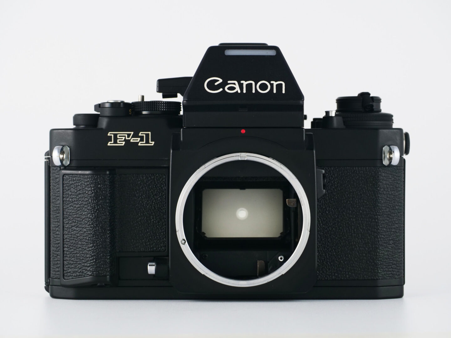 映画の中の、あのカメラ｜01 スパイダーマン（2002）キヤノンNew F-1