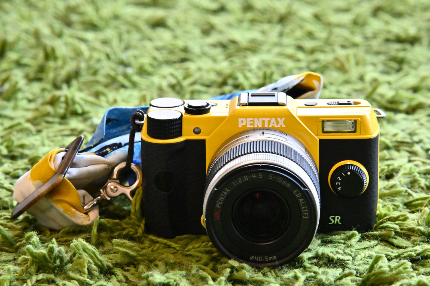 ペンタックスらしさ満載！手のひらサイズの2代目ナノ一眼「PENTAX Q10