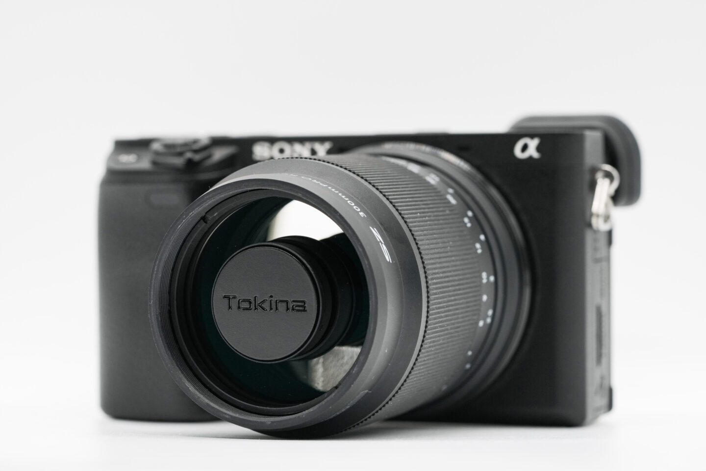 手のひらサイズの小型軽量・超望遠レンズ「トキナー SZ 300mm PRO