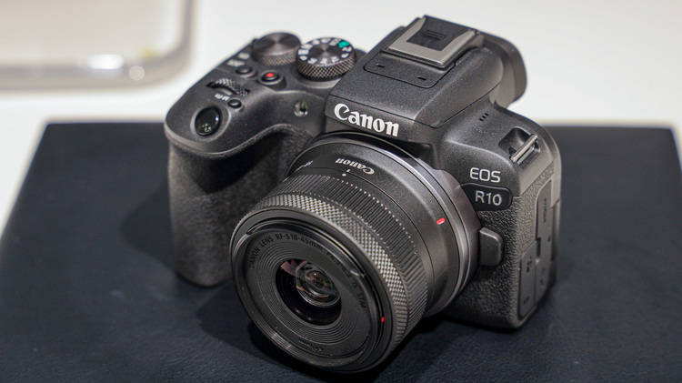 キヤノン EOS R10 ｜軽くて小さいので毎日持ち歩ける本格性能のミラー