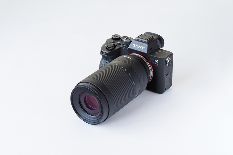 タムロン 70-300mm F/4.5-6.3 Di III RXDレビュー｜小型軽量でコスト