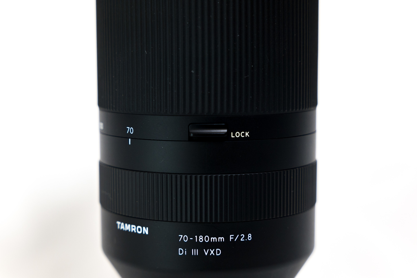 タムロン 70-180mm F/2.8 Di III VXD レビュー｜望遠に機動力という