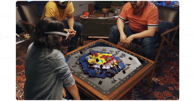 このARゴーグルをかけると、テーブルが丸々ゲーム画面に変化。集まって