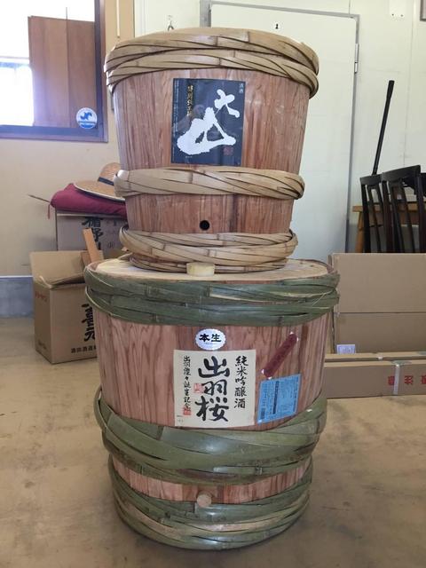 四斗樽と二斗樽の空樽があります｜木川屋のどブログ