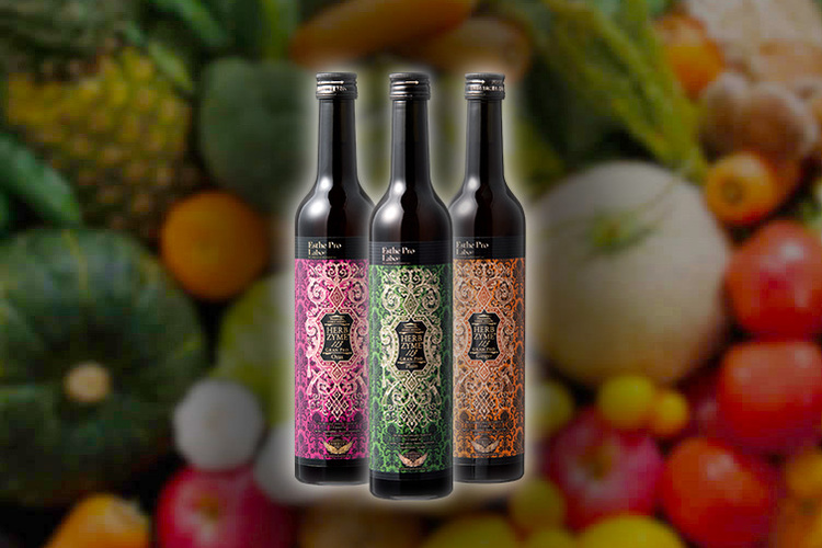 ヒノキ樽」で熟成された原液98％の無添加発酵ドリンク【HERB ZYME