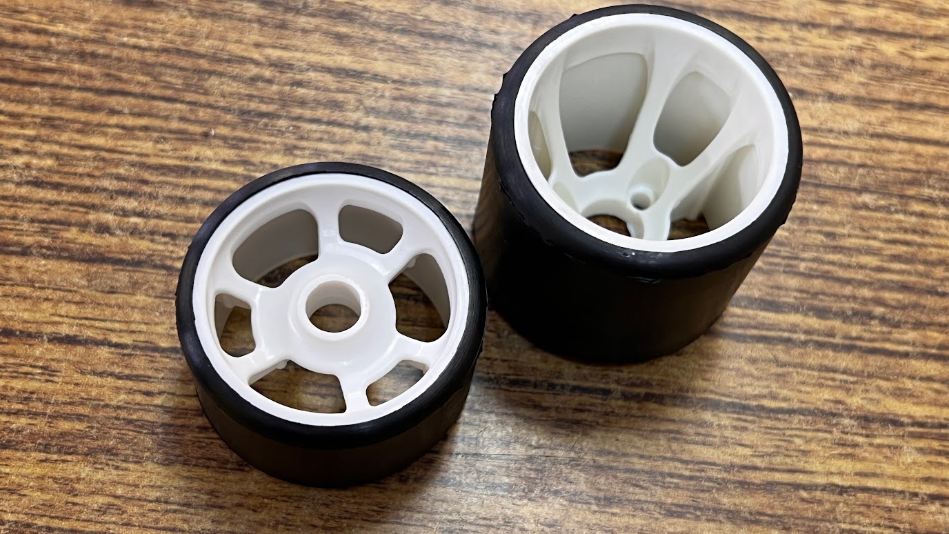 12GT-R用ラバータイヤセット（1台分）