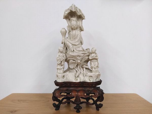 徳化窯 白磁観音菩薩像 買取参考価格 | 高く売るなら六角堂