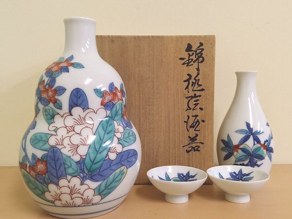 東京都北区にて、13代今泉今右衛門の酒器、花瓶、14代辻常陸の箸置