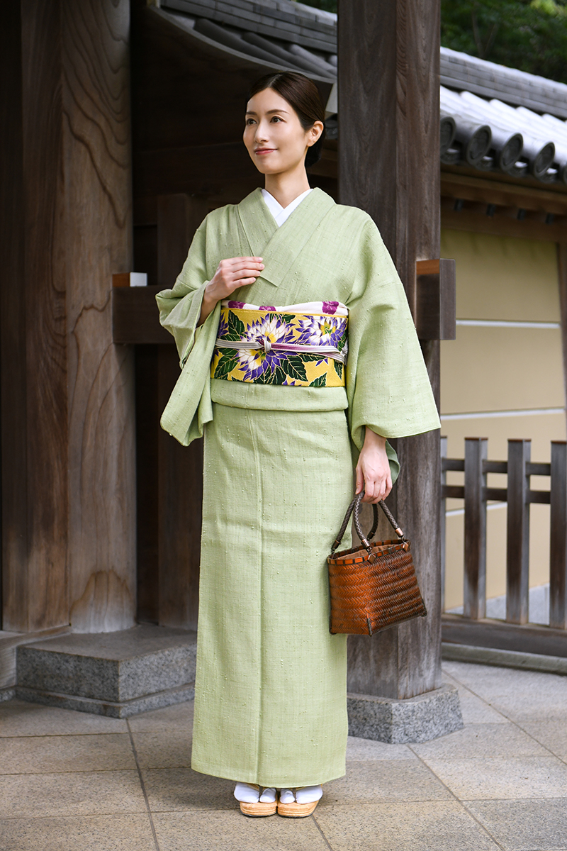 銀座【着物4611】浦野理一作 経節紬 浅緑色 無地 :身丈163/裄68.5