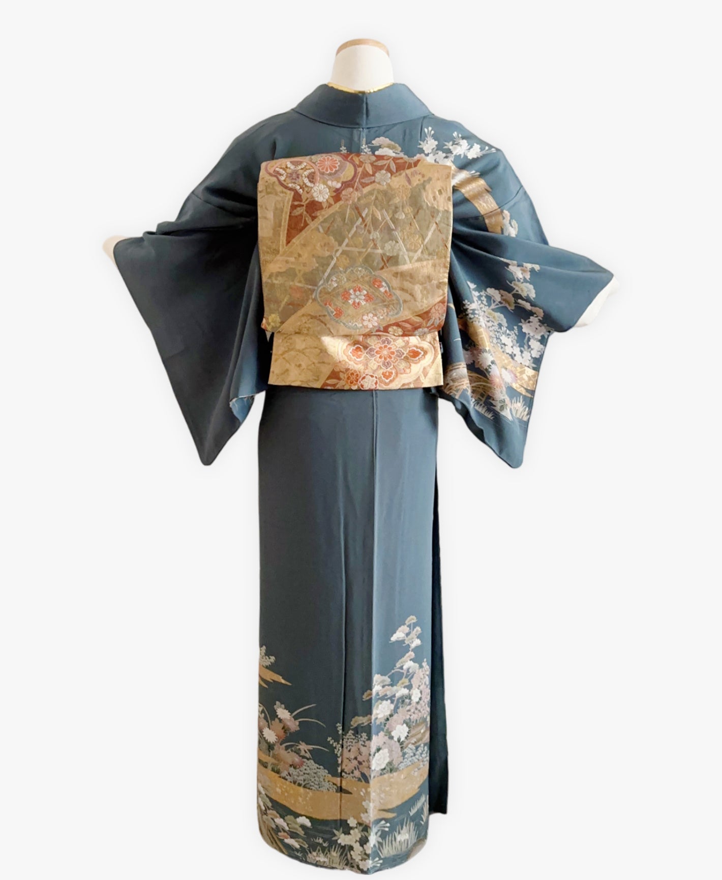 訪問着レンタル・藍色 青系 駒刺繍 金彩 牡丹 松 風景 FW708 – 宅配