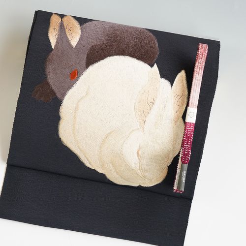 工芸キモノ 野口：刺繍 九寸名古屋帯『うさぎ』 – 創作着物と帯の専門
