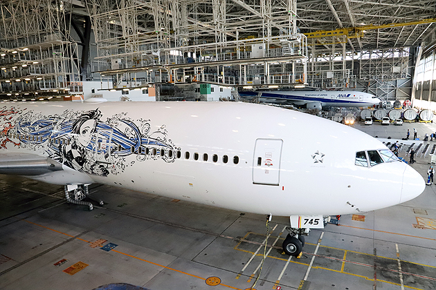 ANA 「鬼滅の刃 じぇっと ‐参‐」をお披露目 機体には声優のサインも