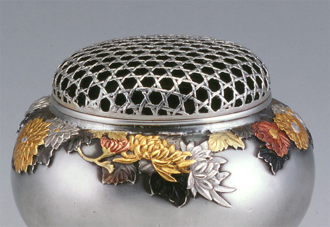 sk53-13, 菊模様香炉 銀香炉