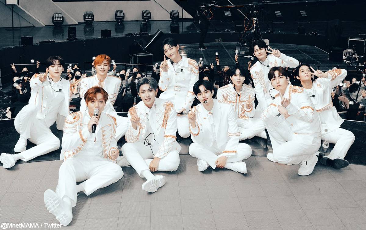 Wanna One、「2021 MAMA」復活ステージで流れたメンバーの名前の順序に