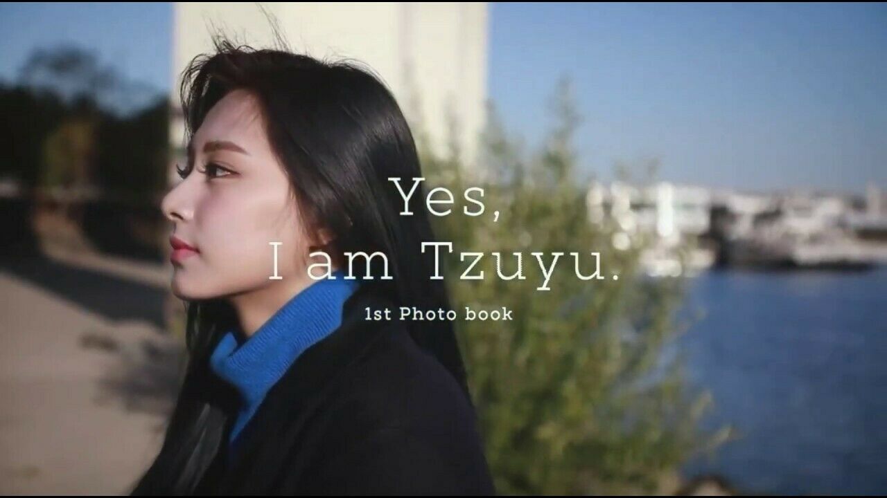 Twice Tzuyu - [Yes, I Am Tzuyu] (1st PhotoBook Peach A Version