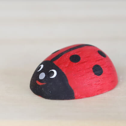 エガーマン・てんとう虫：お顔がついた小さなてんとう虫 | krtek