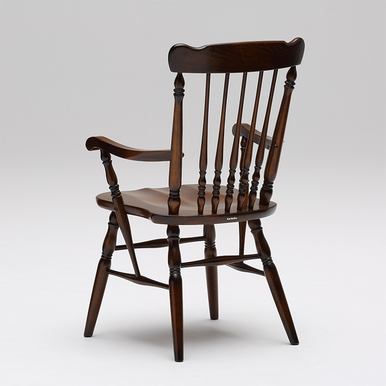 カリモク コロニアルシリーズの魅力とは？｜長く愛される秘密や