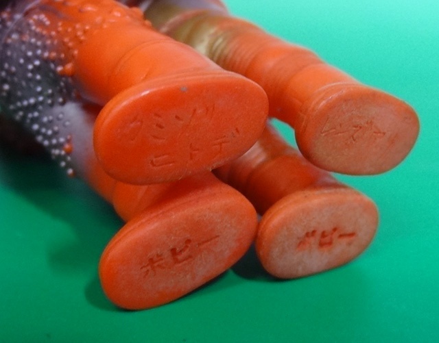 東京都西東京市にて、仮面ライダーV3の敵キャラ、レンズアリとカミソリ