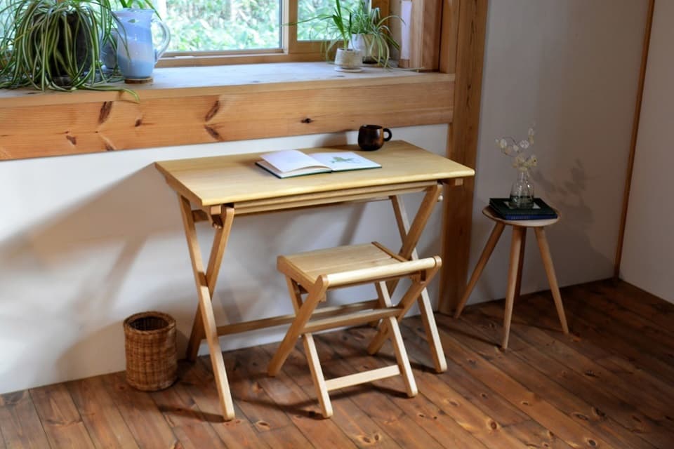折りたたみデスク｜シンプルで美しい国産材使用の天然木製。工具不要で