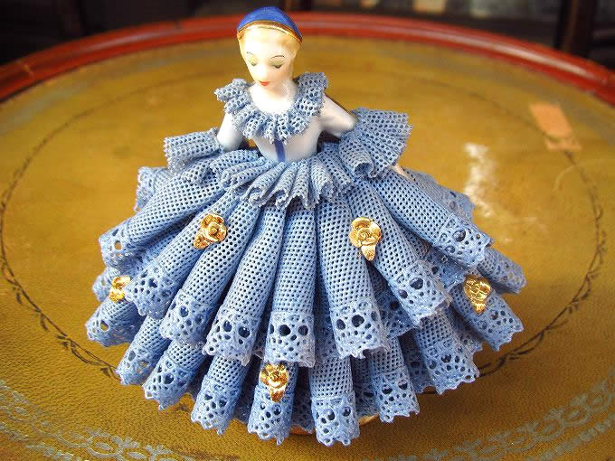 アイリッシュ・ドレスデンのレースドール（ブルーのパメラ） | 東京