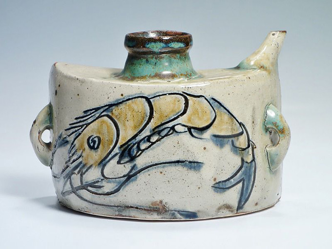 金城次郎の壷屋焼海老文抱瓶 | 東京世田谷の買取専門店くらしのくら