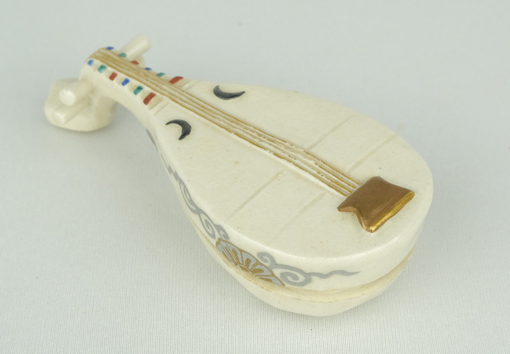 栗山園オンライン通販部 / 【出物】 仁清琵琶香合 15代永楽善五郎(正全)