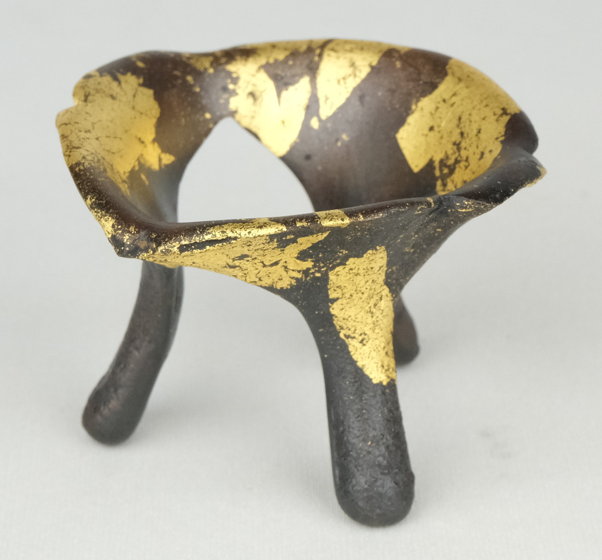 栗山園オンライン通販部 / 【出物】 鵬雲斎好銀杏蓋置 13代宮崎寒雉