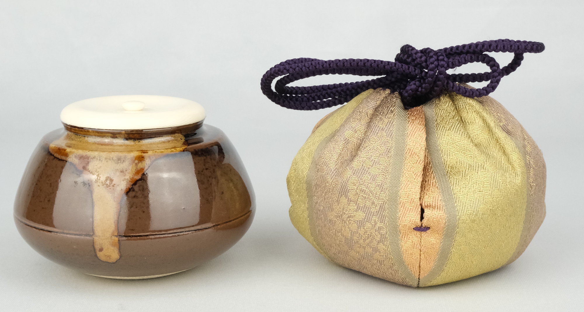 栗山園オンライン通販部 / 【出物】 膳所焼大海茶入 陽炎園(岩崎新定)