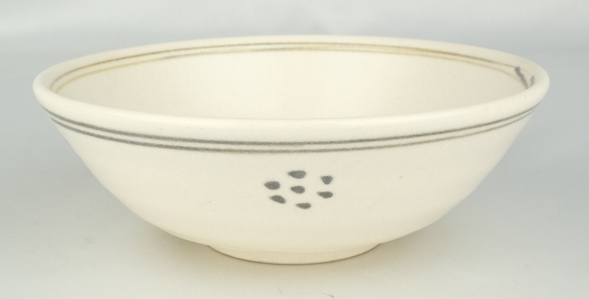 栗山園オンライン通販部 / 【出物】 絵高麗写平茶碗 16代永楽善五郎(即全)