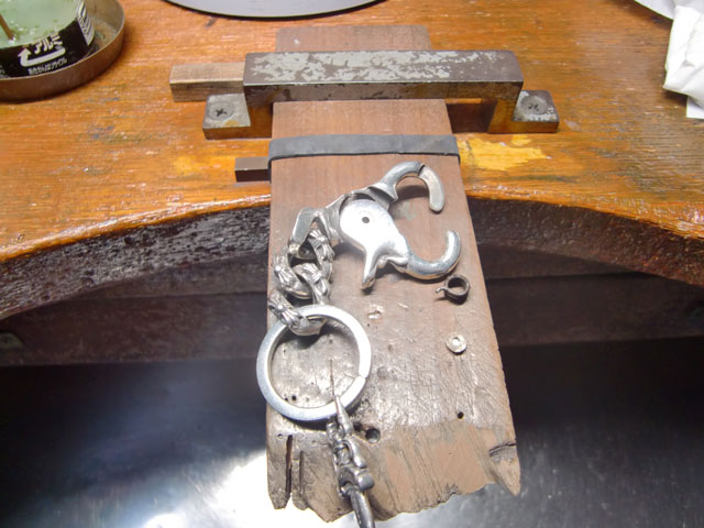 クロムハーツ キーリング ショート ファンシーチェーン2リンクのバネ