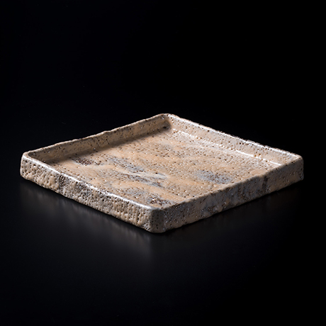 岡部嶺男 鼠志野角皿 | しぶや黒田陶苑