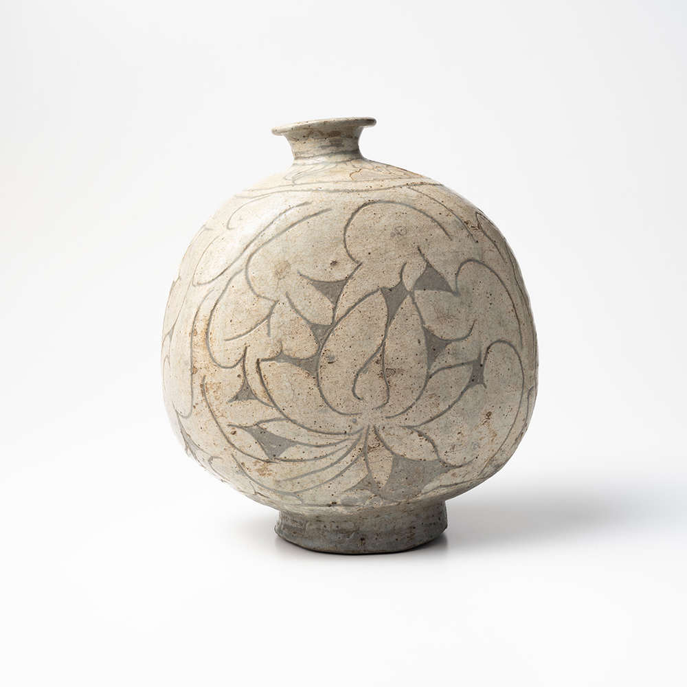 李朝彫三島蓮文扁壷 | しぶや黒田陶苑