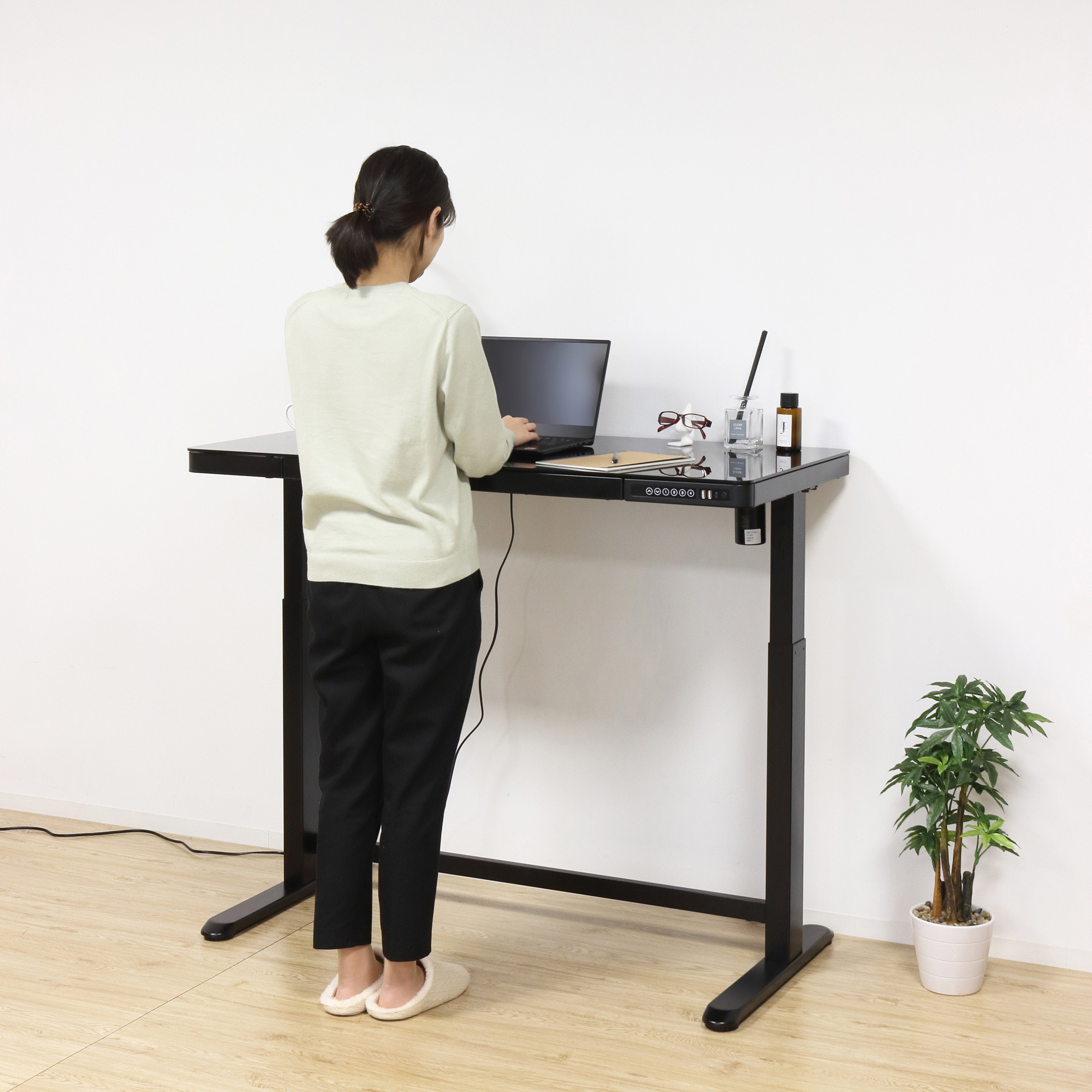 電動昇降デスク メモリー機能付 | 株式会社クロシオ｜クロシオ