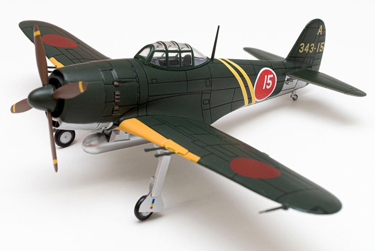 局地戦闘機 紫電改 N1K2-J（完成品）」地上姿勢でも飾れます！主脚の