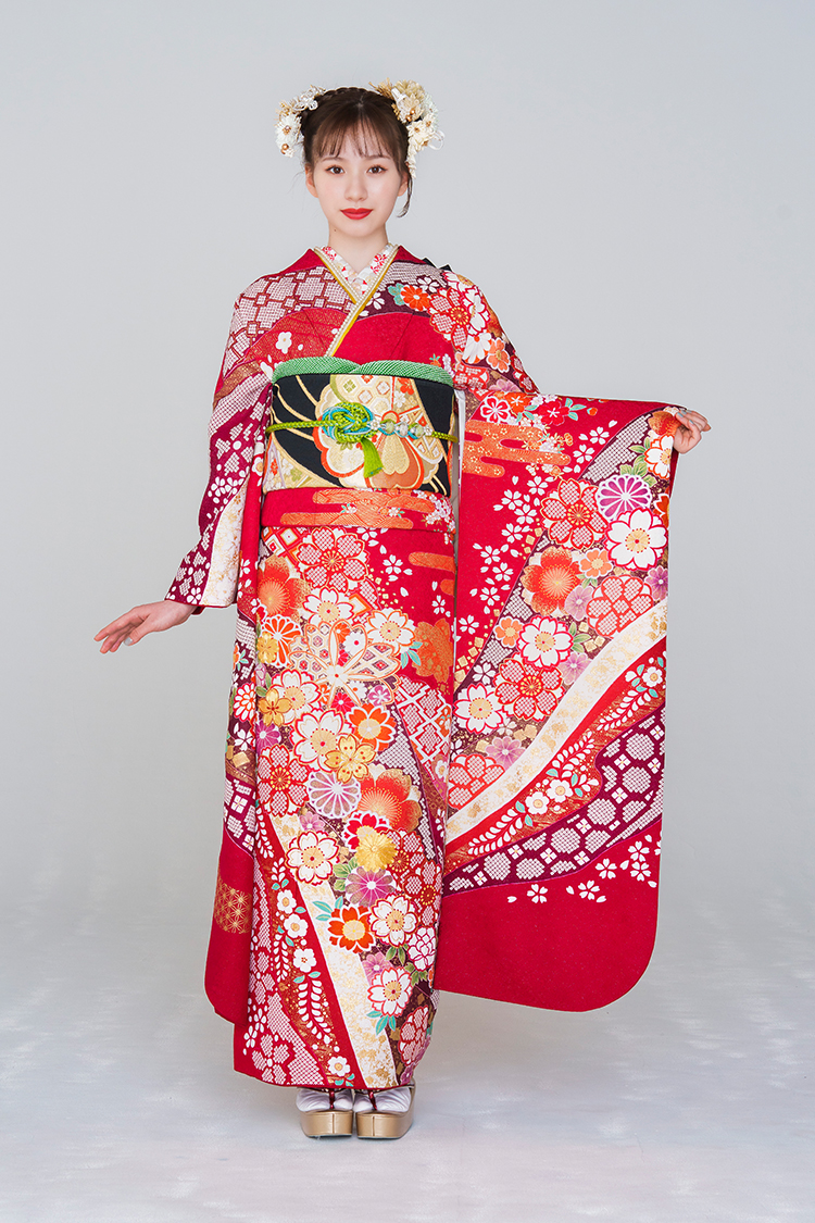 No.313 【新品振袖/手絞り刺繍】【赤】鮮やかな赤色の振袖に、流れる