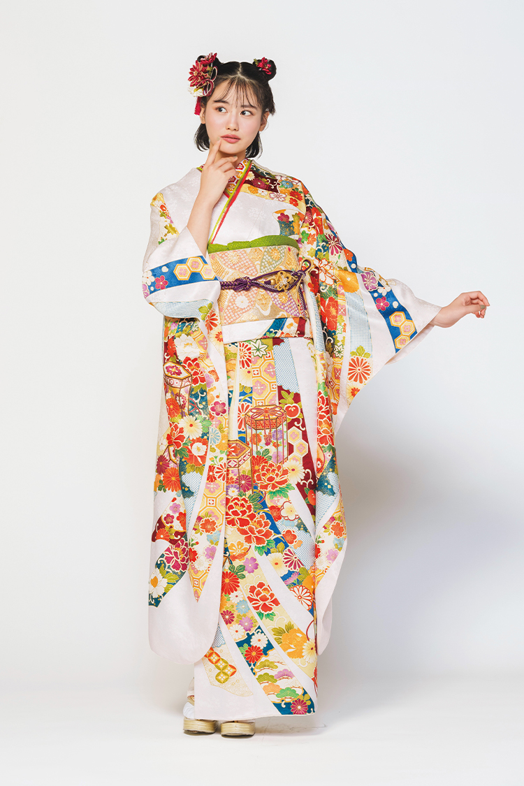 No.244 【新品振袖/京友禅】【白】お祝いを表す熨斗柄が白地に描かれ