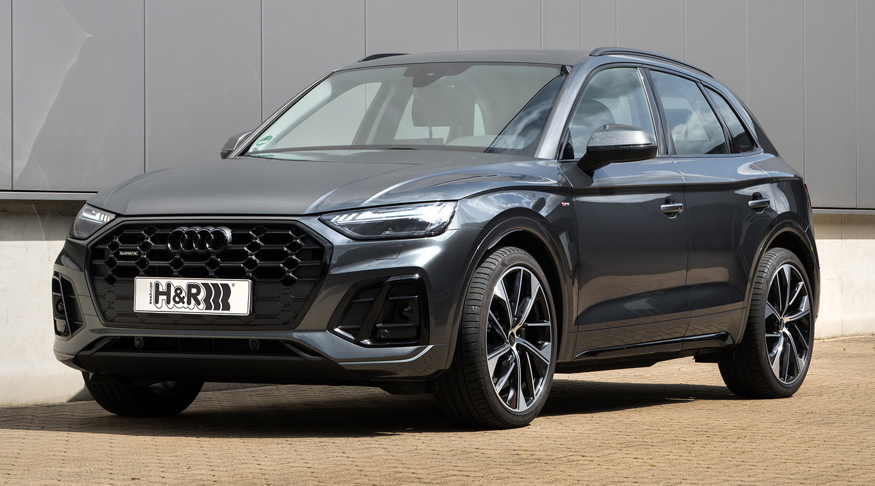 The Macan says hello: Audi Q5 with H&R lowering springs - H & R