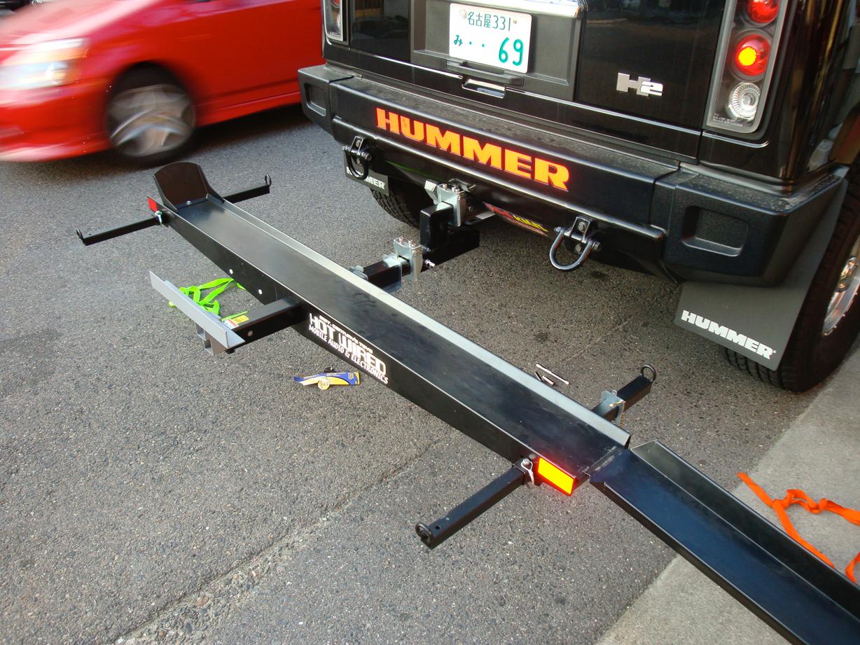 HUMMER H2 ヒッチマウントモーターサイクルキャリアとヒッチマウント