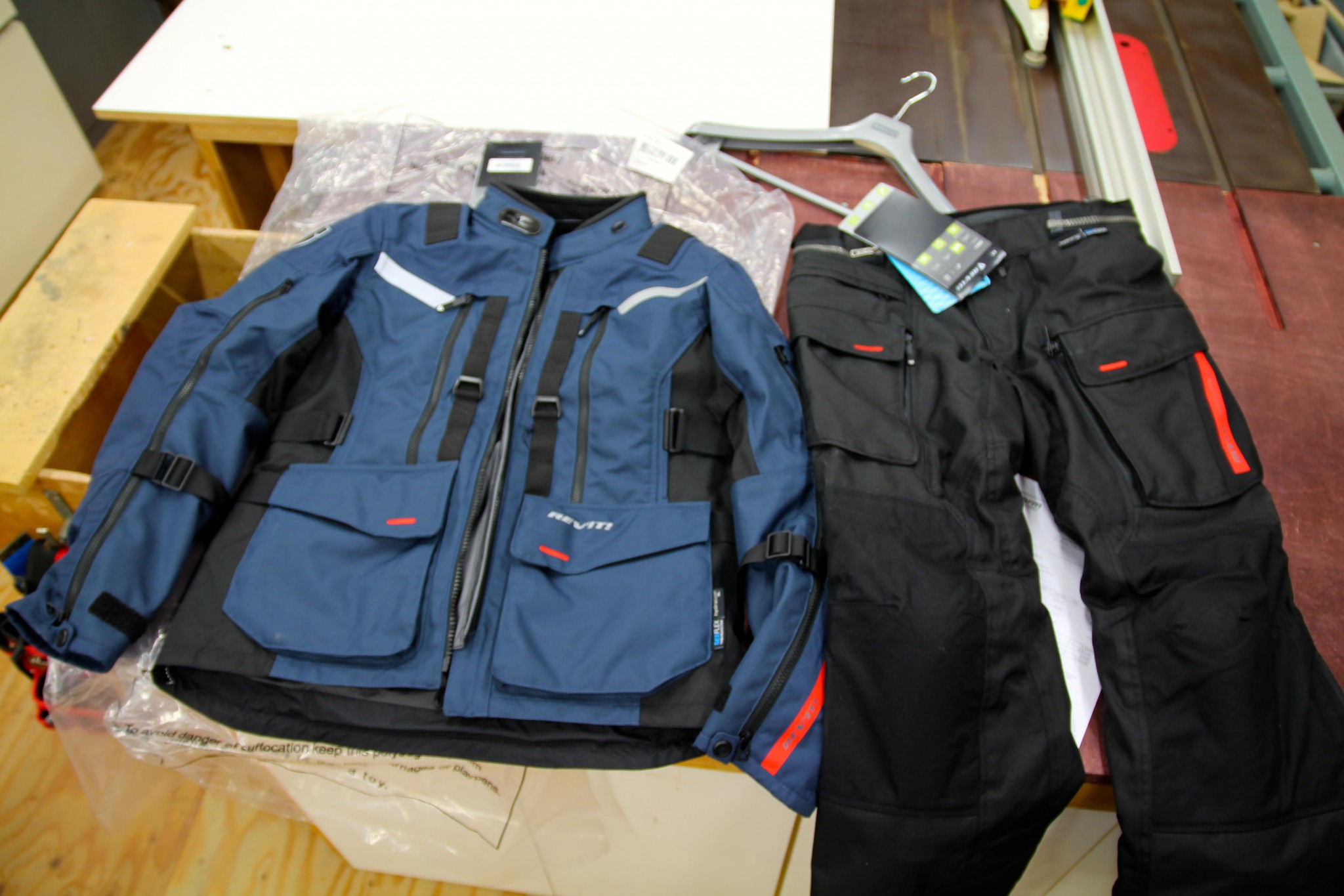 REVIT SAND3 JACKET & PANTS ／ レブイット サンド3 - HOT WIRED
