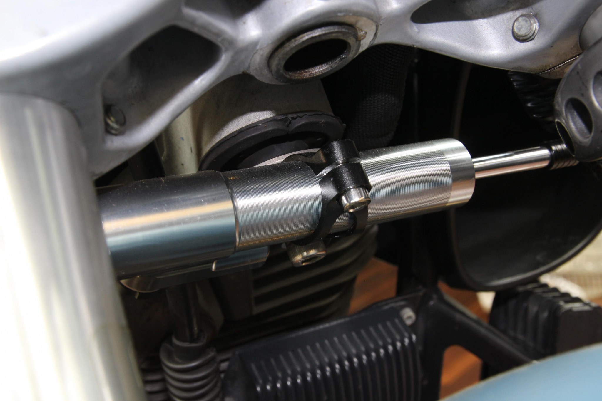 BUELL XB12S/R XB9 ステアリングダンパー・ステアリングスタビライザー