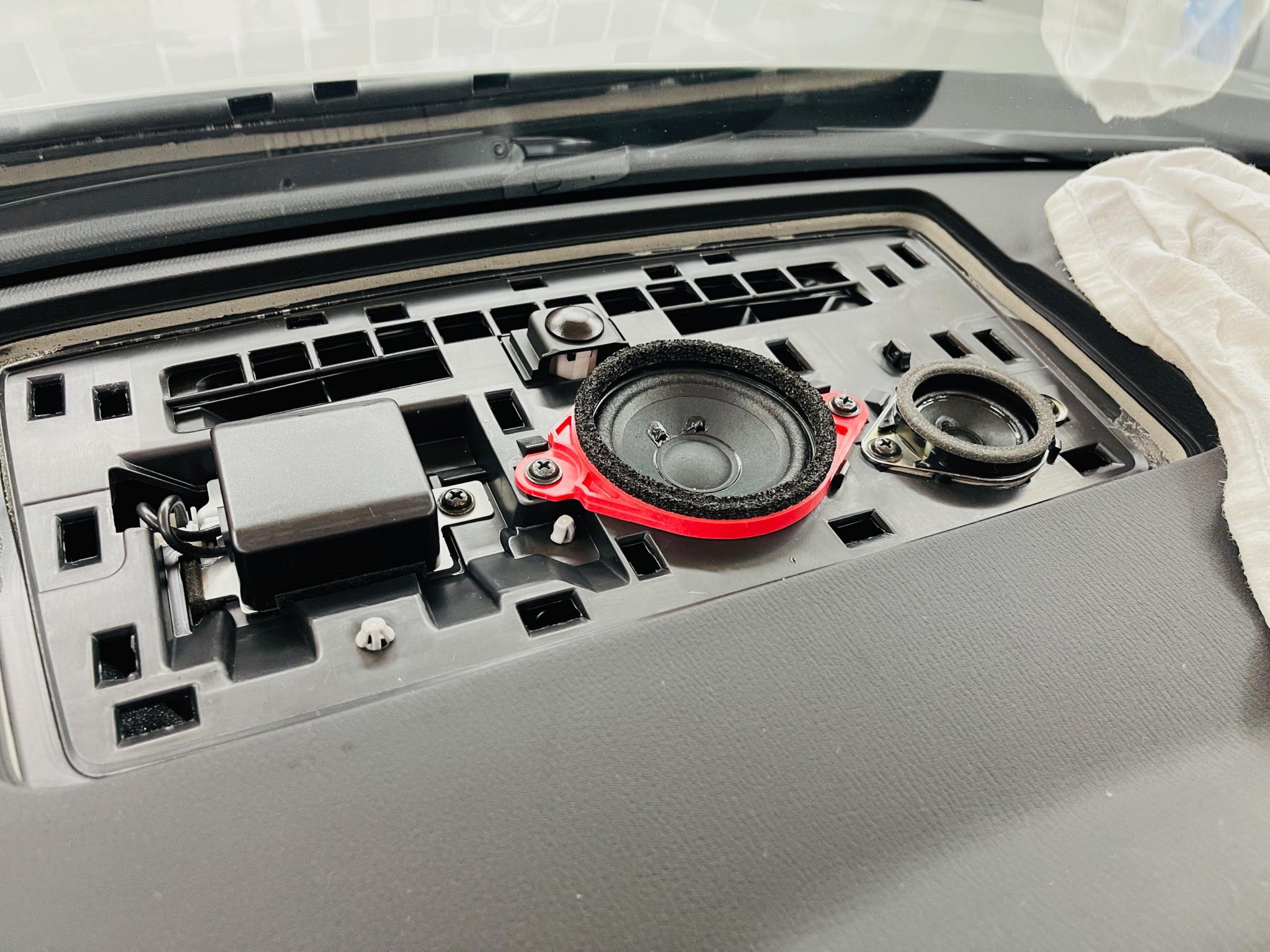 CX-5 センタースピーカー交換のご紹介：マツダ純正BOSEの音質を大幅に