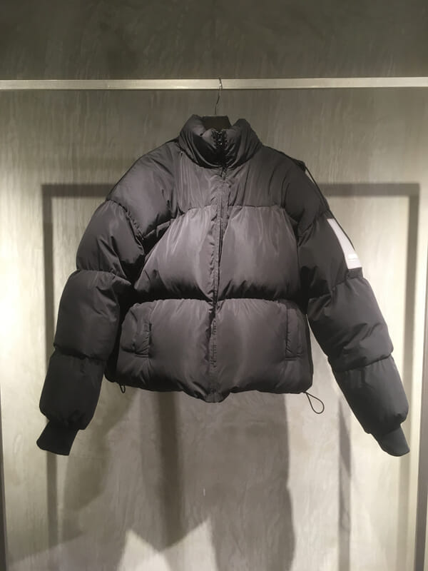 吾亦紅限定のドロール・ド・ムッシュのアウターは、真っ黒！ | news