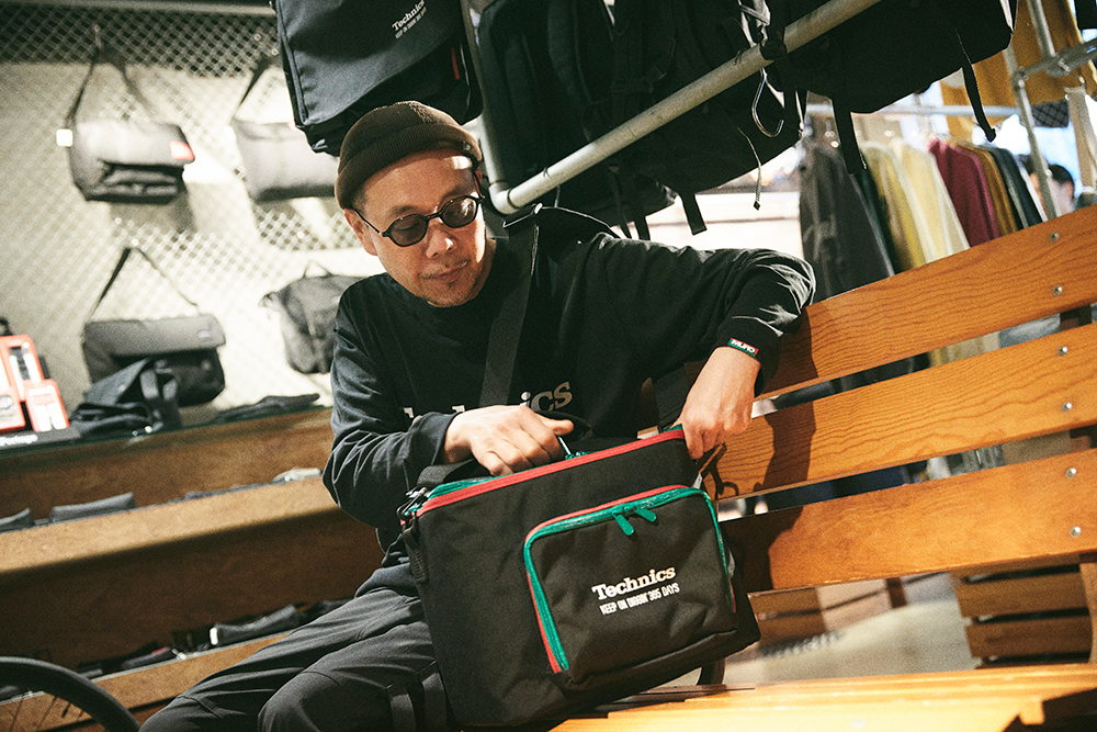 FOCUS IT.】マンハッタンポーテージ × テクニクスのレコードバッグを