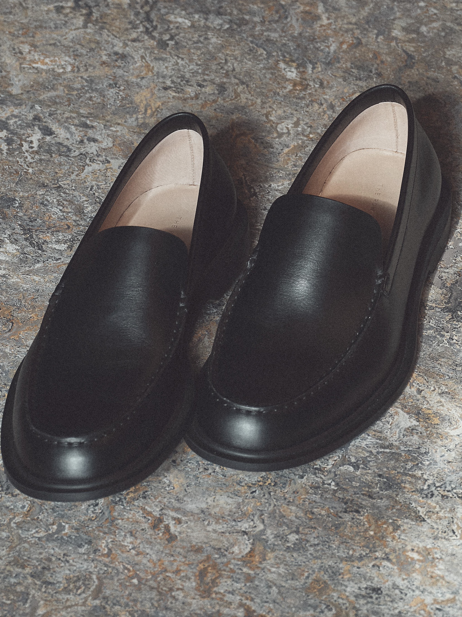 連載「ザ・ロウ、おとなの新定番」No.04 モダンのさじ加減も絶妙な