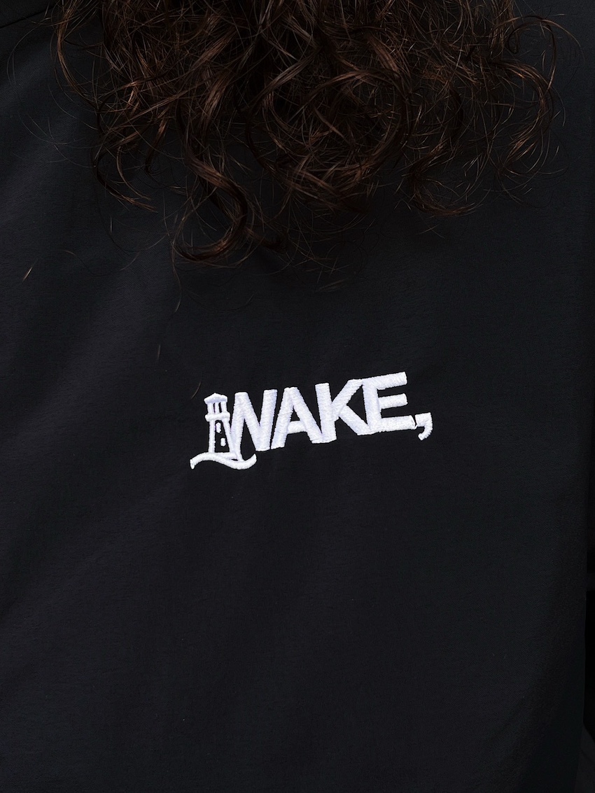 ウェイクとエスアイが手を組んだら、雨に強い軽量ダウンができました