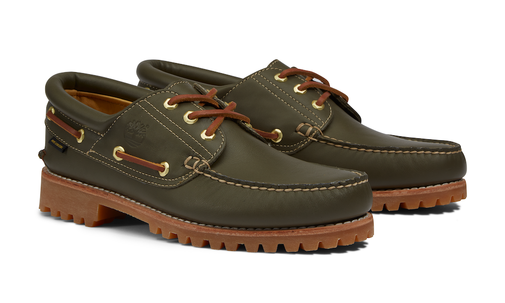 あらゆるパンツに品よくフィットするスリーアイ クラシックラグ。エメ