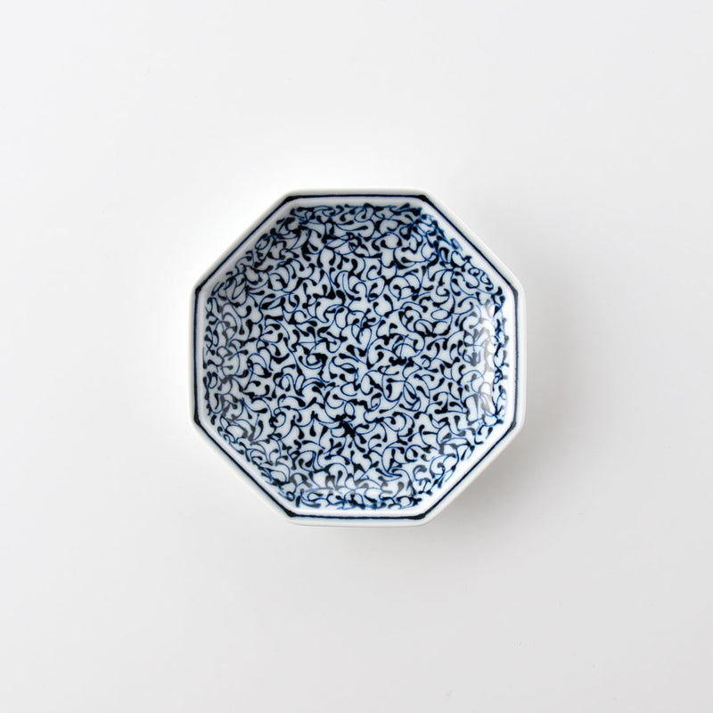 染付地紋 八角取皿 唐草 | 白山陶器直営オンラインストア