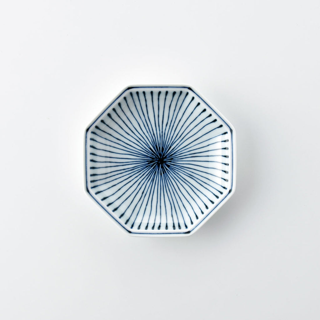 染付地紋 八角取皿 十草 | 白山陶器直営オンラインストア